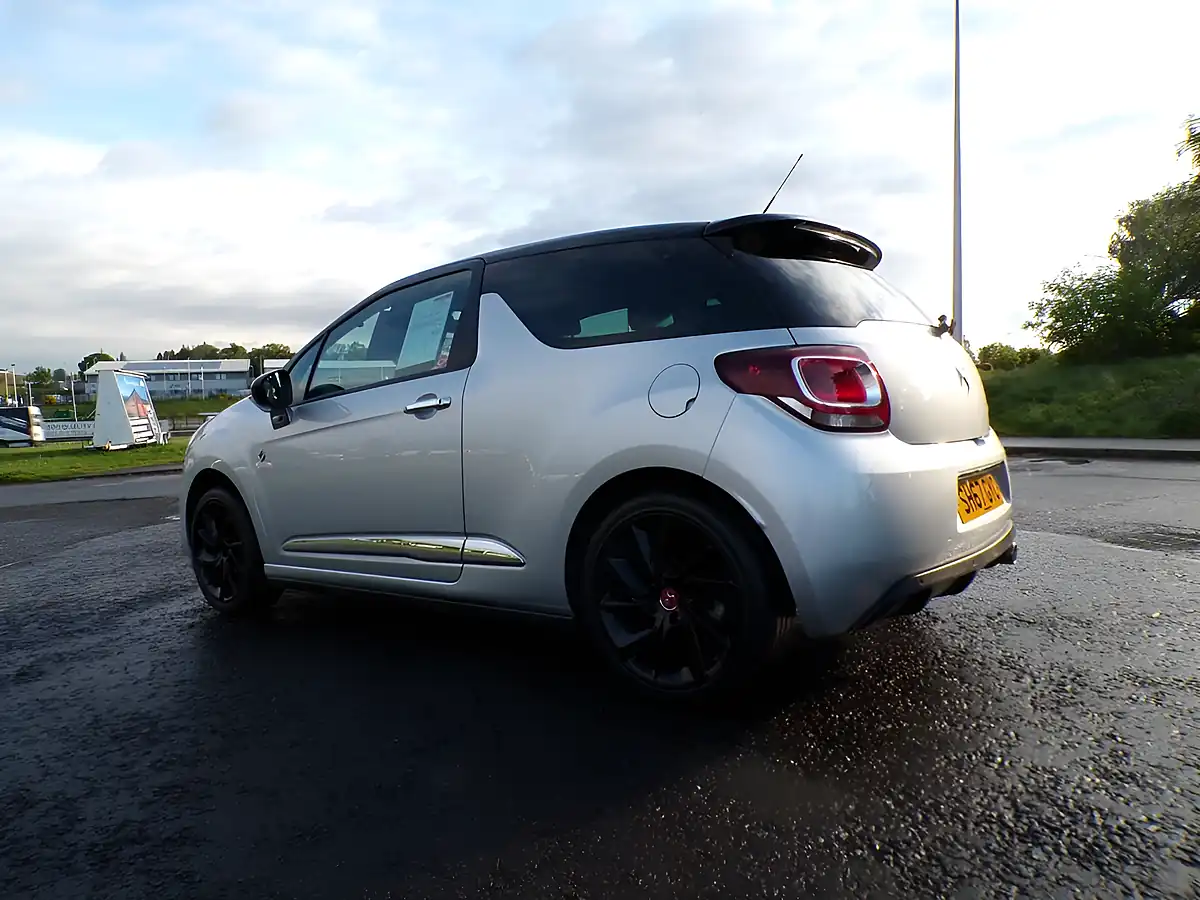 Used 2017 DS Automobiles DS 3 Performance Line Silver - Interior and Exterior details 10