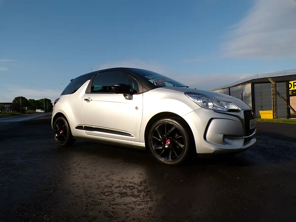Used 2017 DS Automobiles DS 3 Performance Line Silver - Interior and Exterior details 16