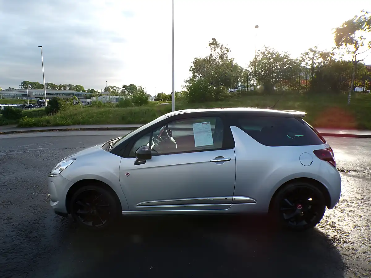 Used 2017 DS Automobiles DS 3 Performance Line Silver - Interior and Exterior details 2