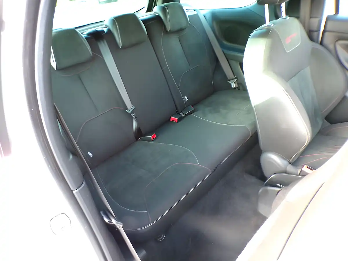 Used 2017 DS Automobiles DS 3 Performance Line Silver - Interior and Exterior details 4