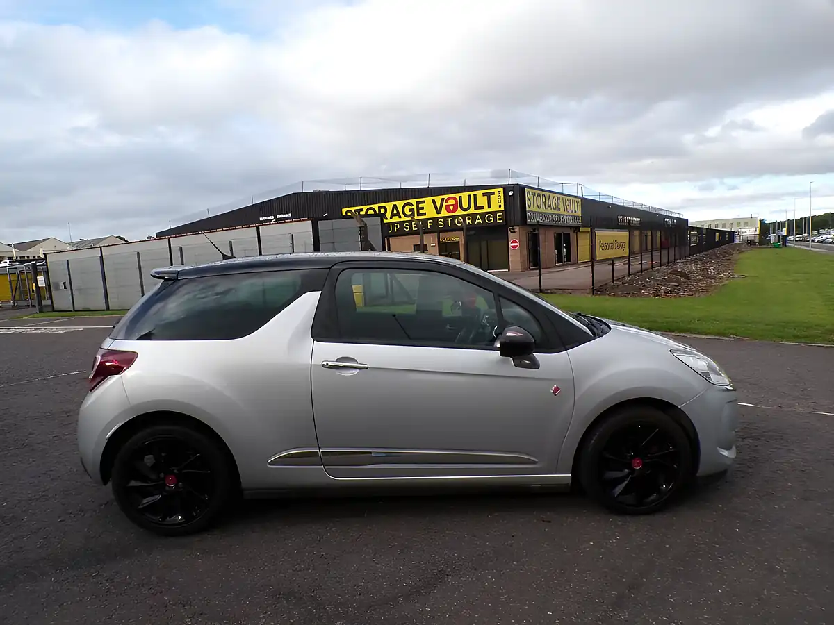 Used 2017 DS Automobiles DS 3 Performance Line Silver - Interior and Exterior details 10