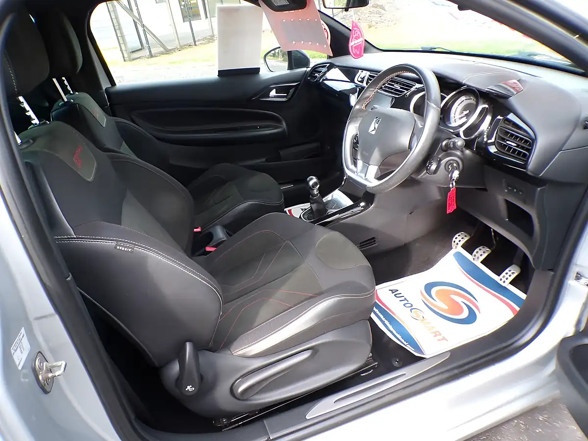Used 2017 DS Automobiles DS 3 Performance Line Silver - Interior and Exterior details 12