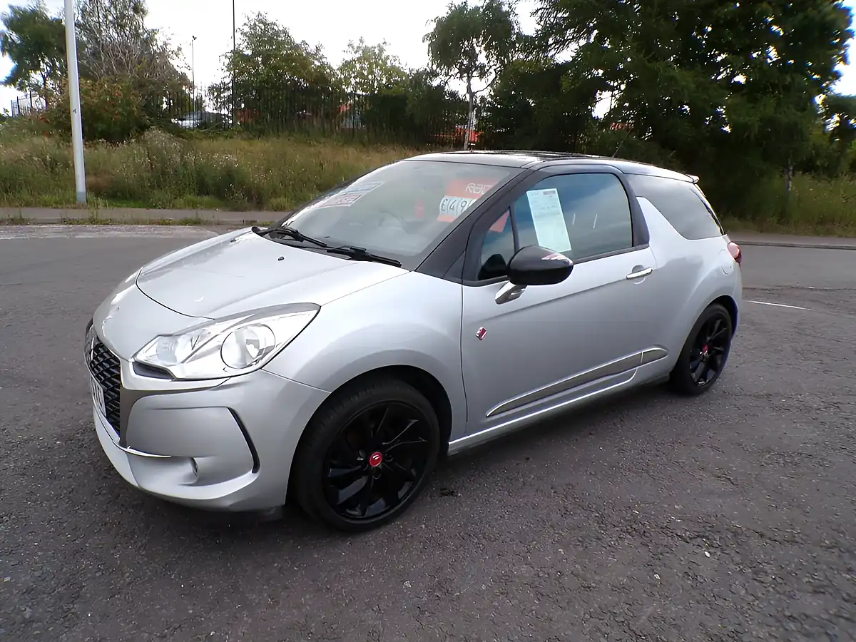 Used 2017 DS Automobiles DS 3 Performance Line Silver - Interior and Exterior details 5