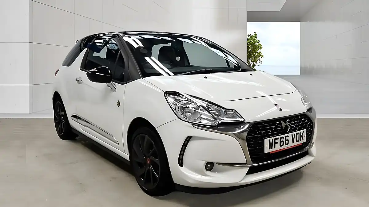 Used 2017 DS Automobiles DS 3 Performance Line White - Front View