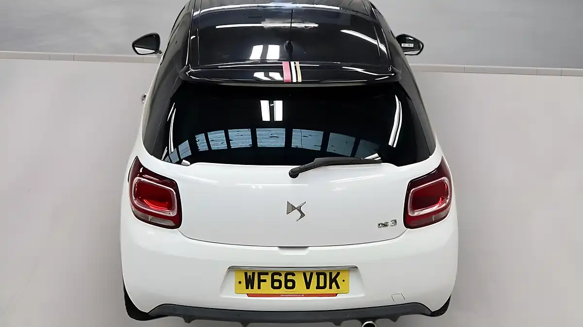 Used 2017 DS Automobiles DS 3 Performance Line White - Interior and Exterior details 5