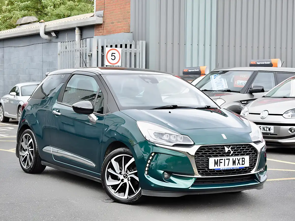 Used 2017 DS Automobiles DS 3 Prestige Green - Front View