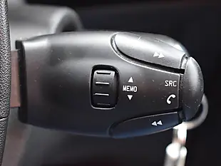 Used 2017 DS Automobiles DS 3 Prestige Green - Interior and Exterior details 12