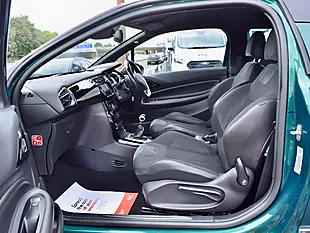 Used 2017 DS Automobiles DS 3 Prestige Green - Interior and Exterior details 14