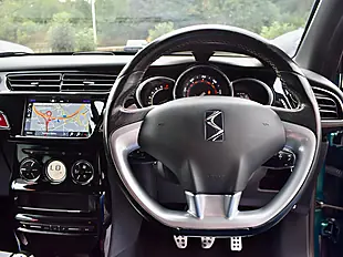 Used 2017 DS Automobiles DS 3 Prestige Green - Interior and Exterior details 16