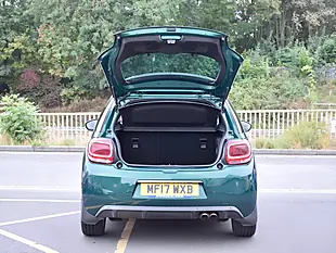 Used 2017 DS Automobiles DS 3 Prestige Green - Interior and Exterior details 7