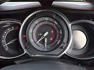 Used 2017 DS Automobiles DS 3 Prestige Grey - Interior and Exterior details 10