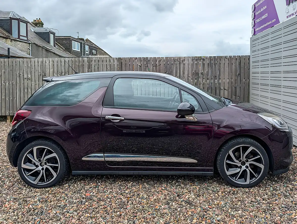 Used 2017 DS Automobiles DS 3 Prestige Purple - Interior and Exterior details 10