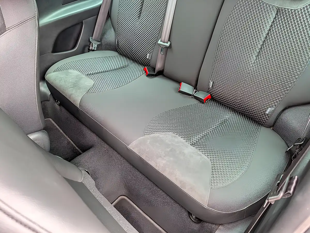 Used 2017 DS Automobiles DS 3 Prestige Purple - Interior and Exterior details 13