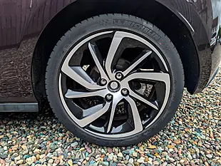 Used 2017 DS Automobiles DS 3 Prestige Purple - Interior and Exterior details 16