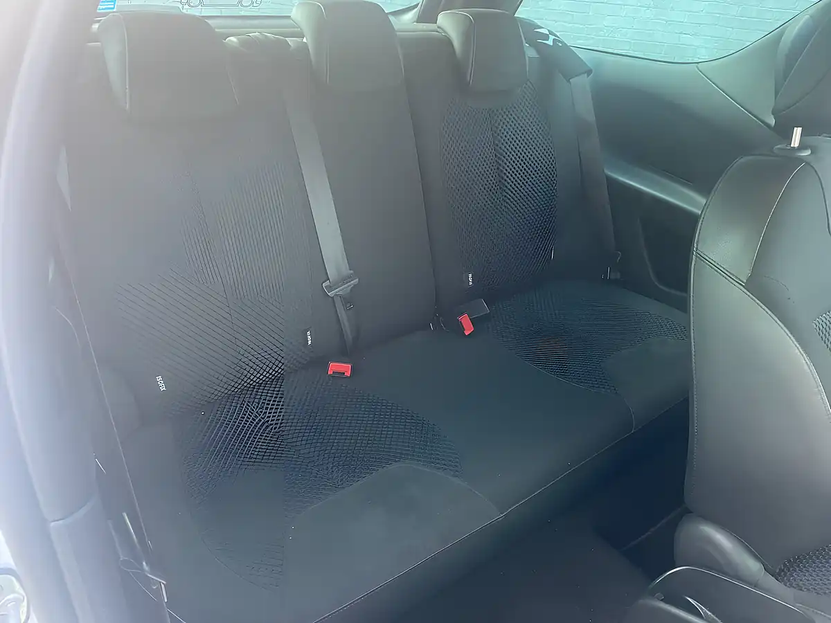 Used 2017 DS Automobiles DS 3 Prestige White - Interior and Exterior details 12