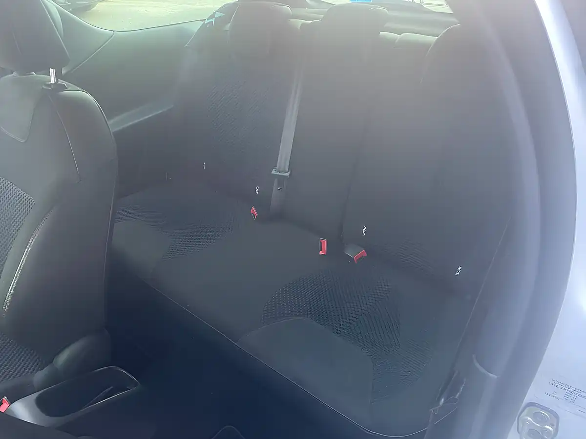 Used 2017 DS Automobiles DS 3 Prestige White - Interior and Exterior details 14