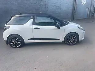 Used 2017 DS Automobiles DS 3 Prestige White - Interior and Exterior details 4