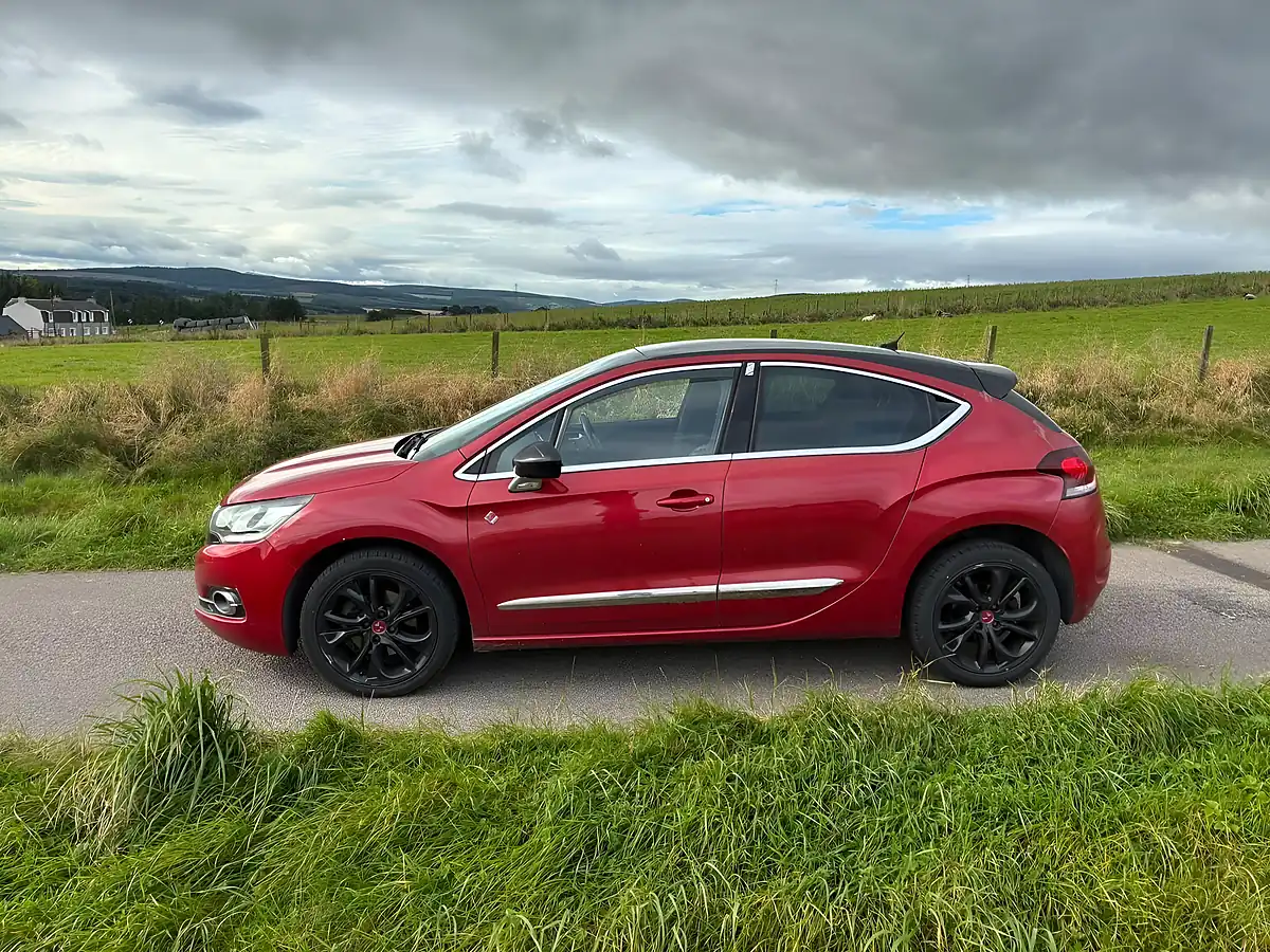 Used 2017 DS Automobiles DS 4 Performance Line Red - Interior and Exterior details 6