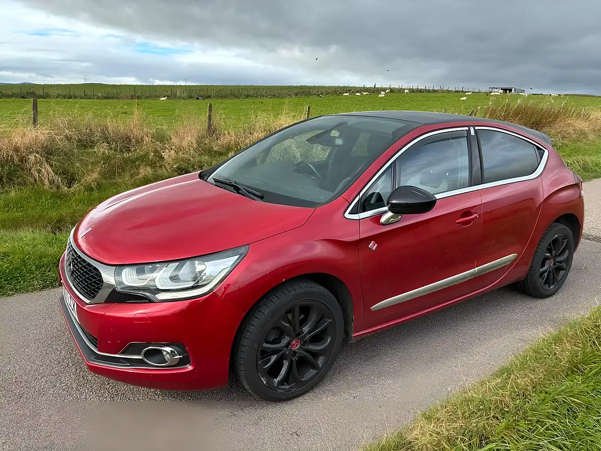 Used 2017 DS Automobiles DS 4 Performance Line Red - Interior and Exterior details 7