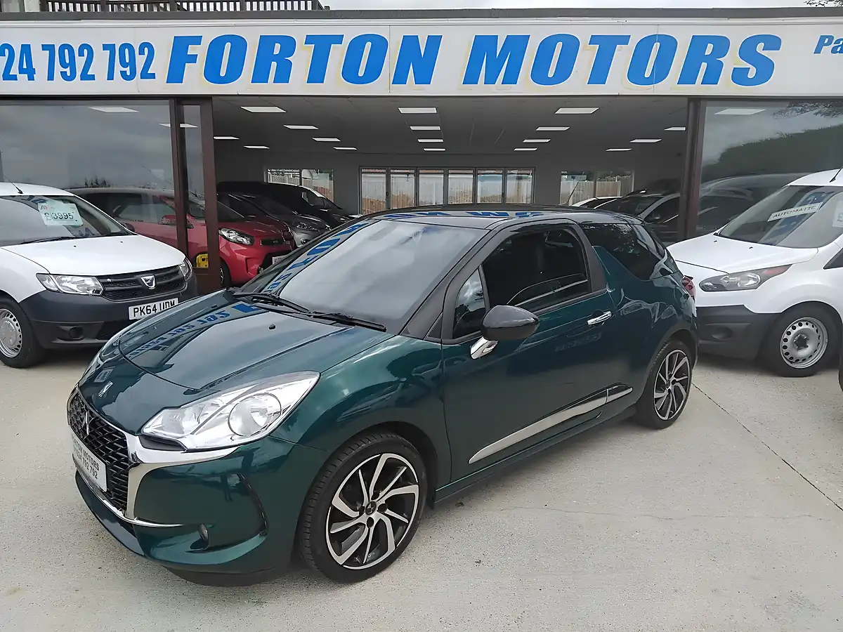 Used 2017 DS Automobiles DS3 One Green - Interior and Exterior details 10