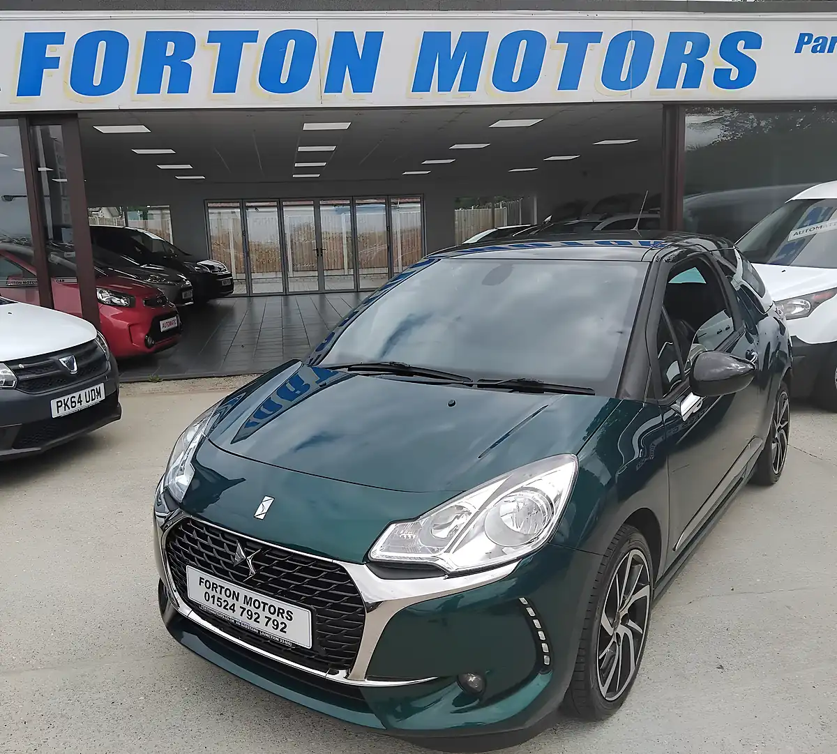 Used 2017 DS Automobiles DS3 One Green - Interior and Exterior details 11