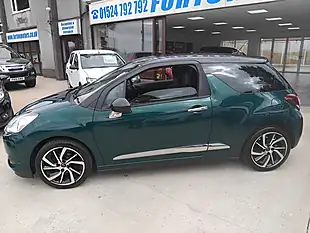 Used 2017 DS Automobiles DS3 One Green - Interior and Exterior details 12
