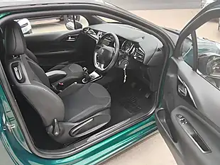 Used 2017 DS Automobiles DS3 One Green - Interior and Exterior details 17