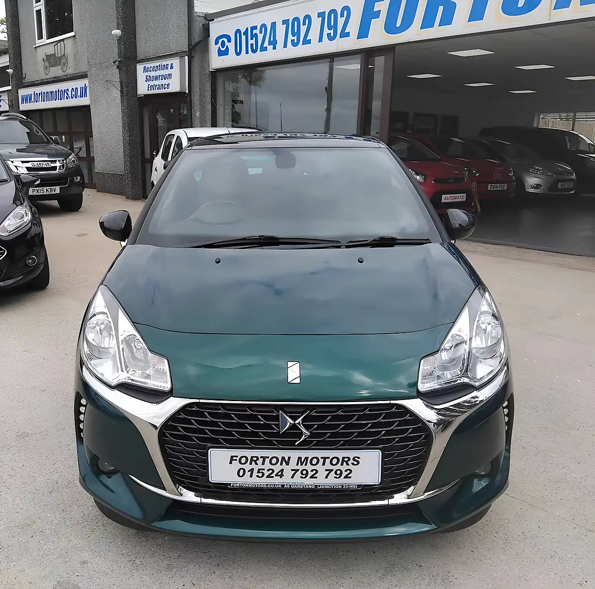 Used 2017 DS Automobiles DS3 One Green - Interior and Exterior details 4