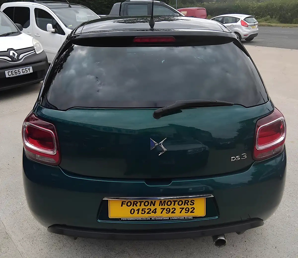 Used 2017 DS Automobiles DS3 One Green - Interior and Exterior details 8