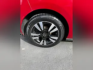 Used 2017 DS DS 3 Chic Red - Interior and Exterior details 10