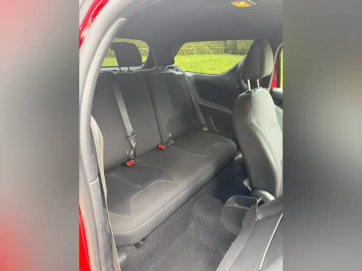 Used 2017 DS DS 3 Chic Red - Interior and Exterior details 15