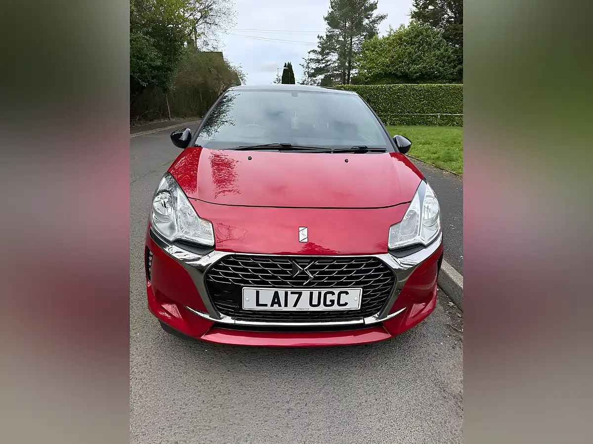 Used 2017 DS DS 3 Chic Red - Interior and Exterior details 8