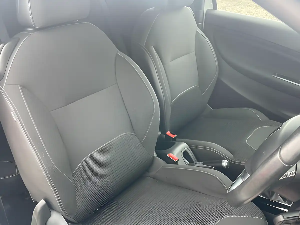 Used 2017 DS DS 3 Chic White - Interior and Exterior details 14