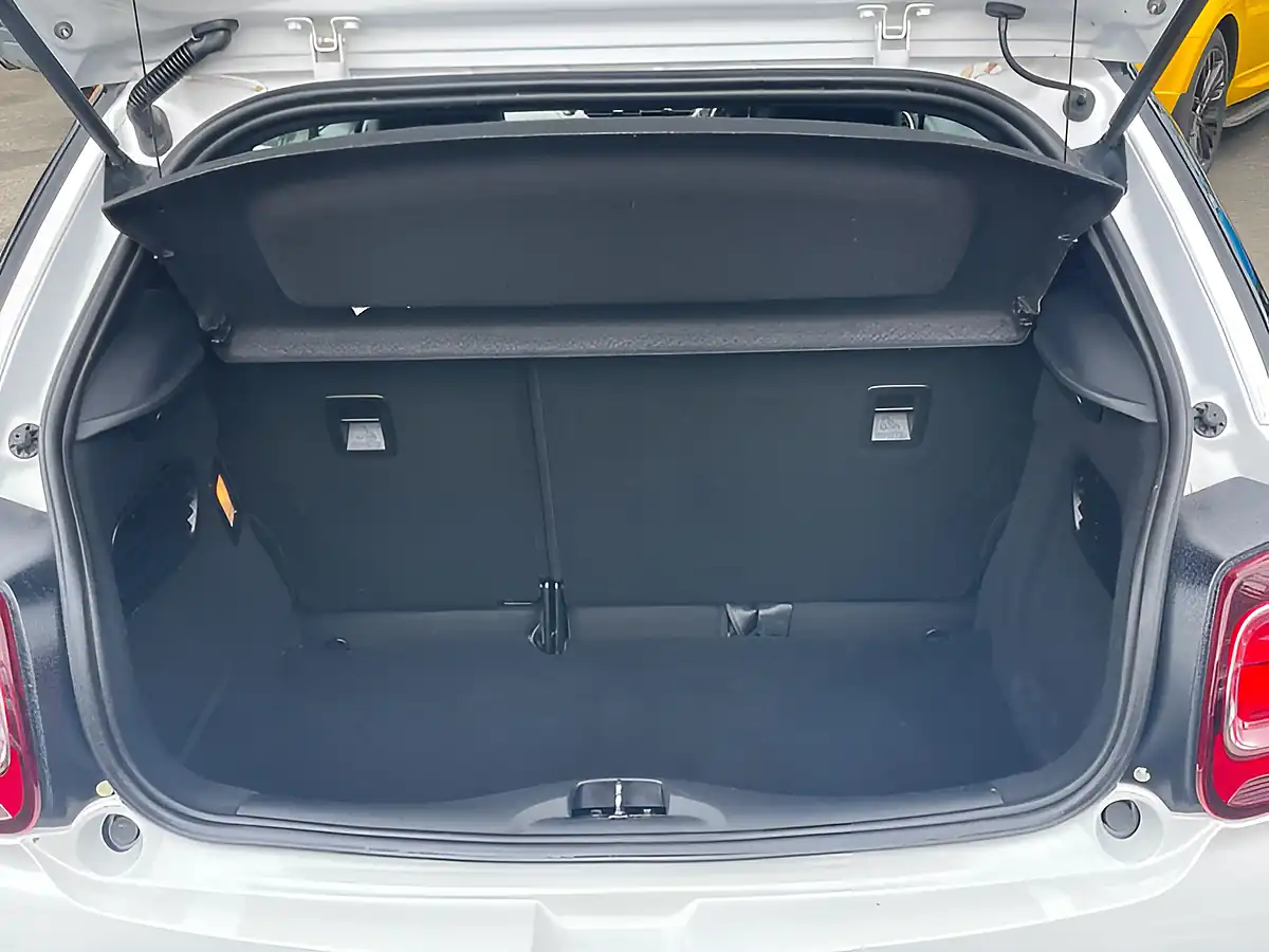Used 2017 DS DS 3 Chic White - Interior and Exterior details 15