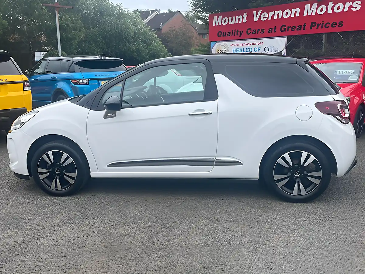 Used 2017 DS DS 3 Chic White - Interior and Exterior details 4