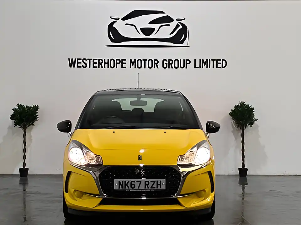 Used 2017 DS DS 3 Chic Yellow - Interior and Exterior details 11