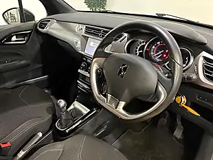 Used 2017 DS DS 3 Chic Yellow - Interior and Exterior details 3