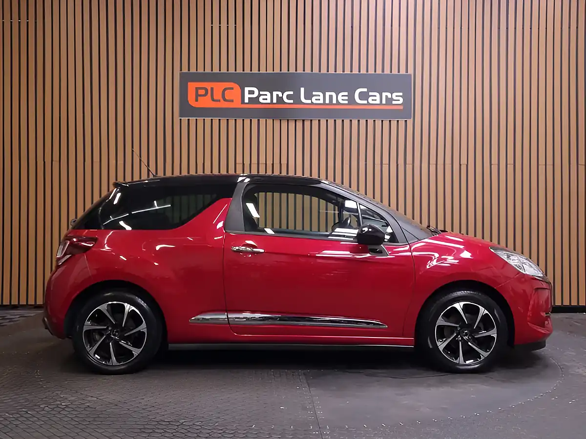 Used 2017 DS DS 3 Elegance Red - Interior and Exterior details 13