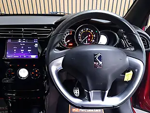 Used 2017 DS DS 3 Elegance Red - Interior and Exterior details 20
