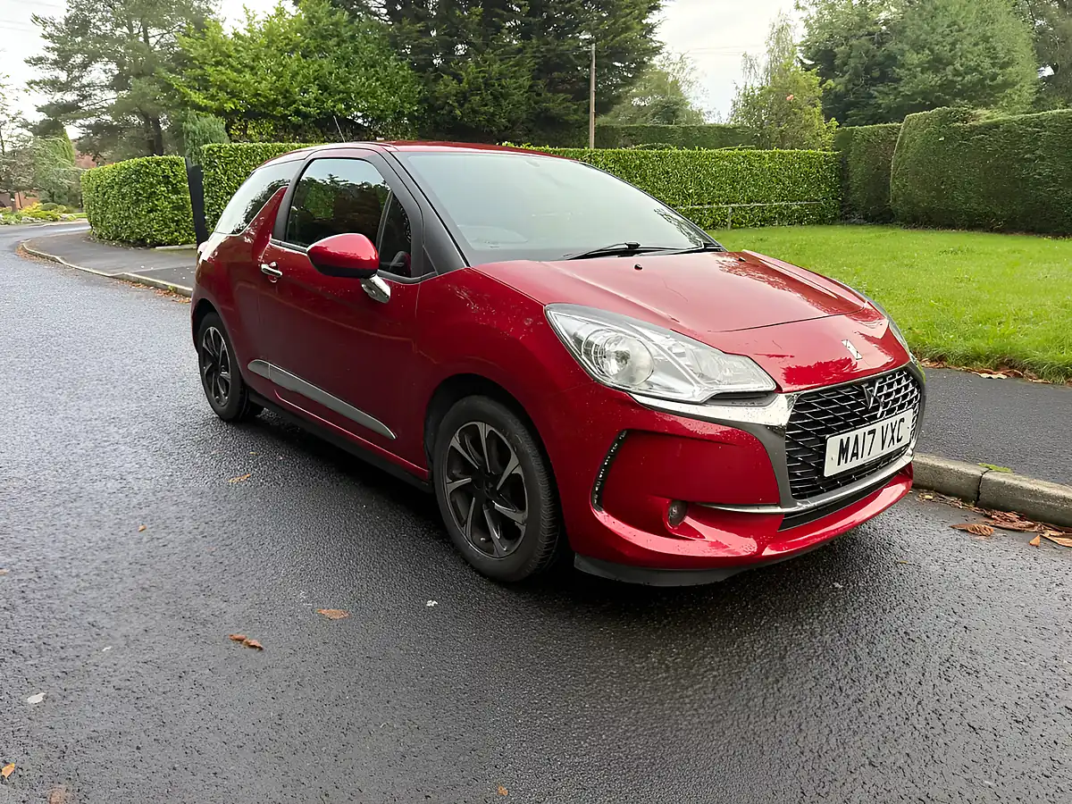 Used 2017 DS DS 3 Elegance Red - Front View