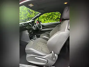 Used 2017 DS DS 3 Elegance Red - Interior and Exterior details 10