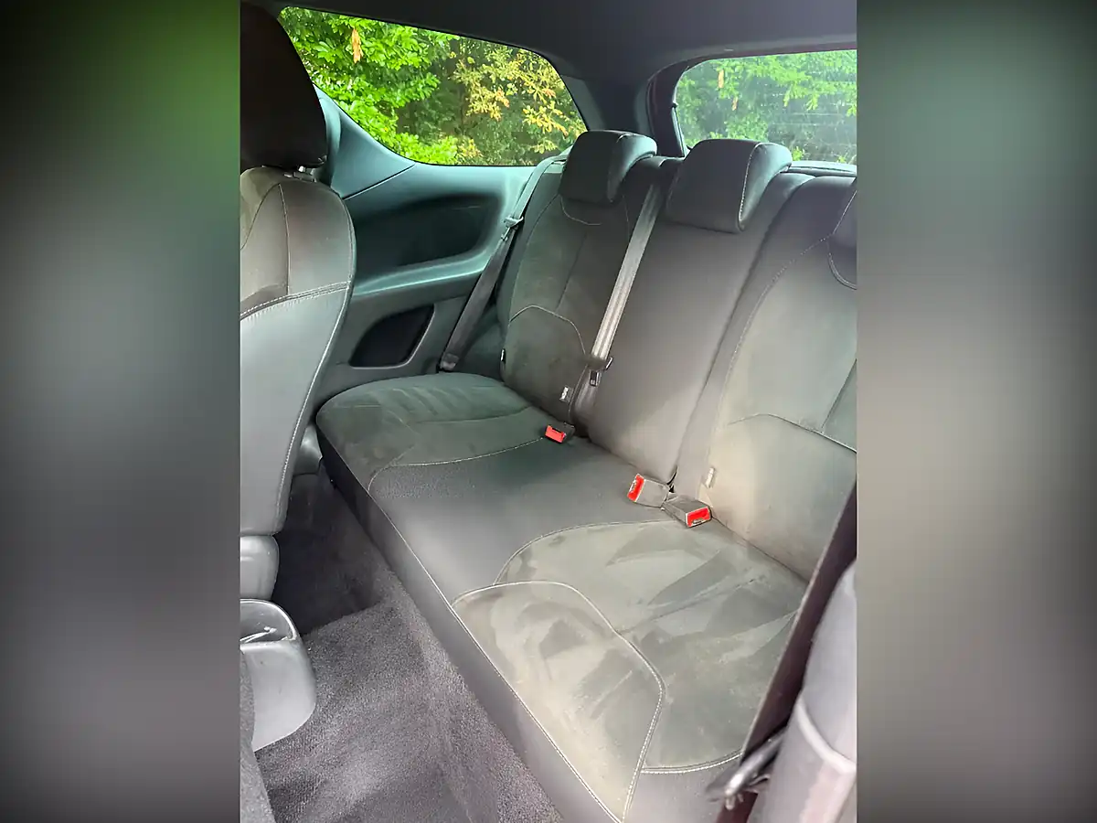 Used 2017 DS DS 3 Elegance Red - Interior and Exterior details 11