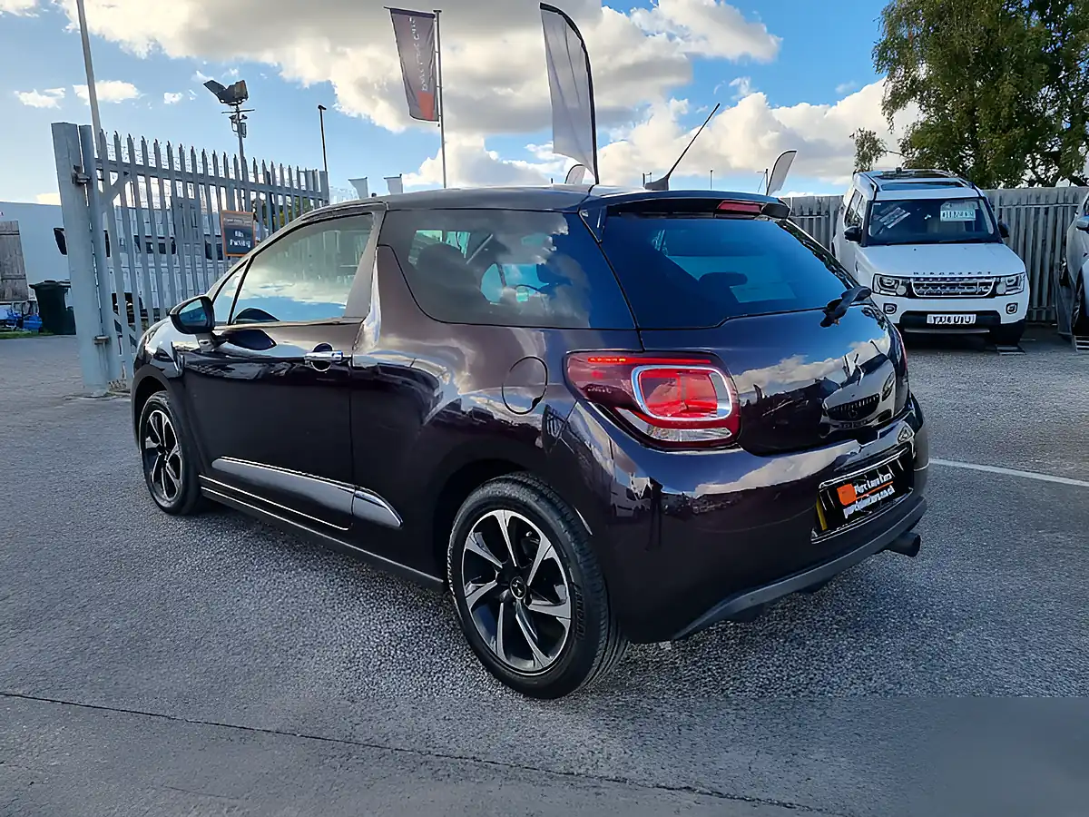 Used 2017 DS DS 3 Elegance Whisper Red Metallic - Interior and Exterior details 5