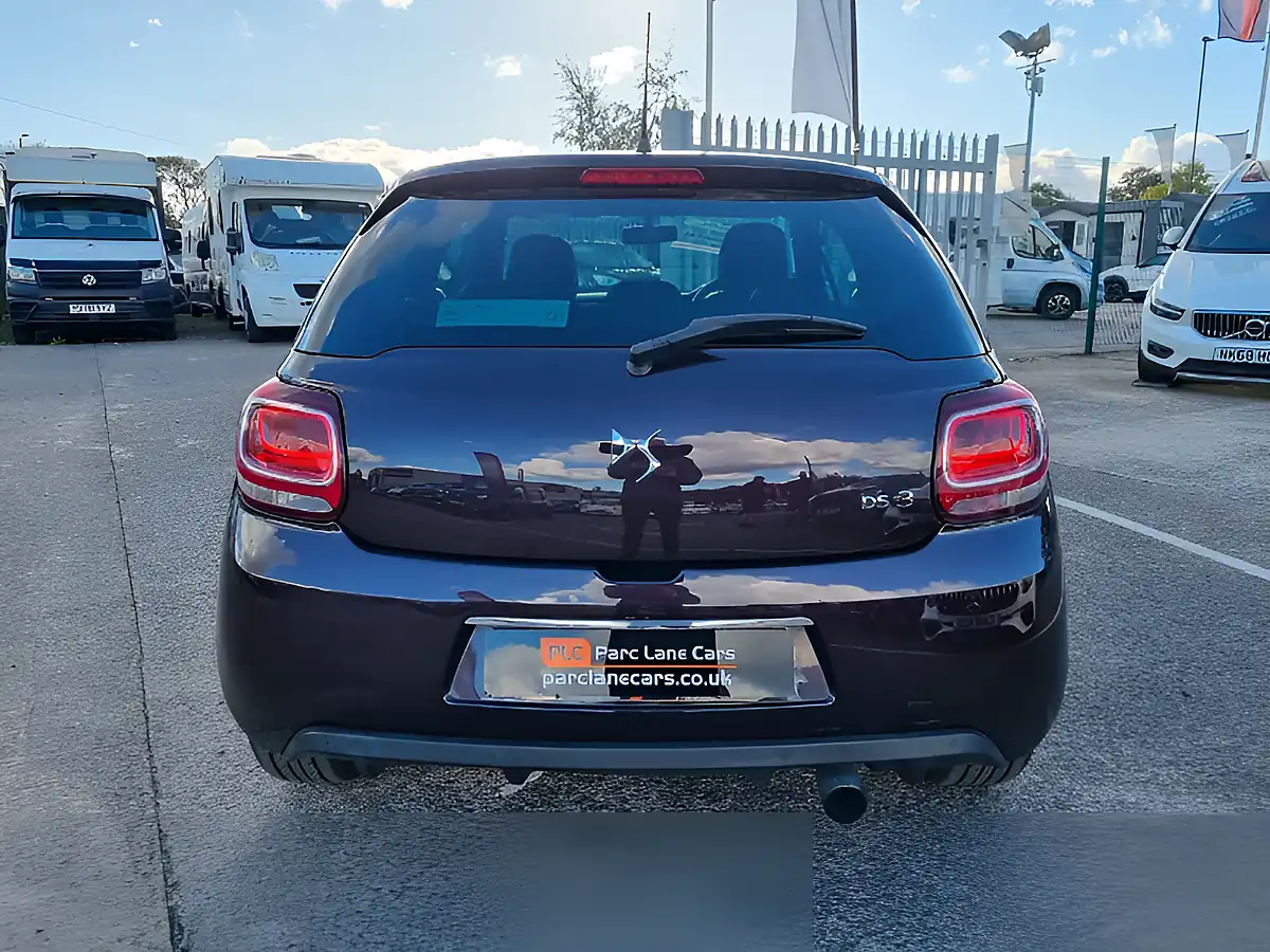 Used 2017 DS DS 3 Elegance Whisper Red Metallic - Interior and Exterior details 6