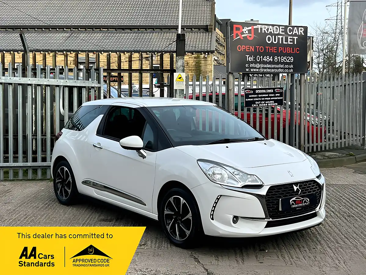 Used 2017 DS DS 3 Elegance White - Front View
