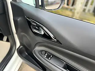 Used 2017 DS DS 3 Elegance White - Interior and Exterior details 17