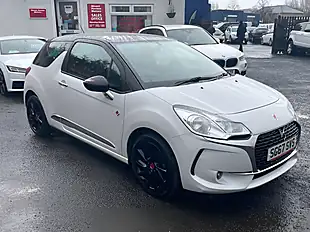 Used 2017 DS DS 3 Performance Line White - Interior and Exterior details 10