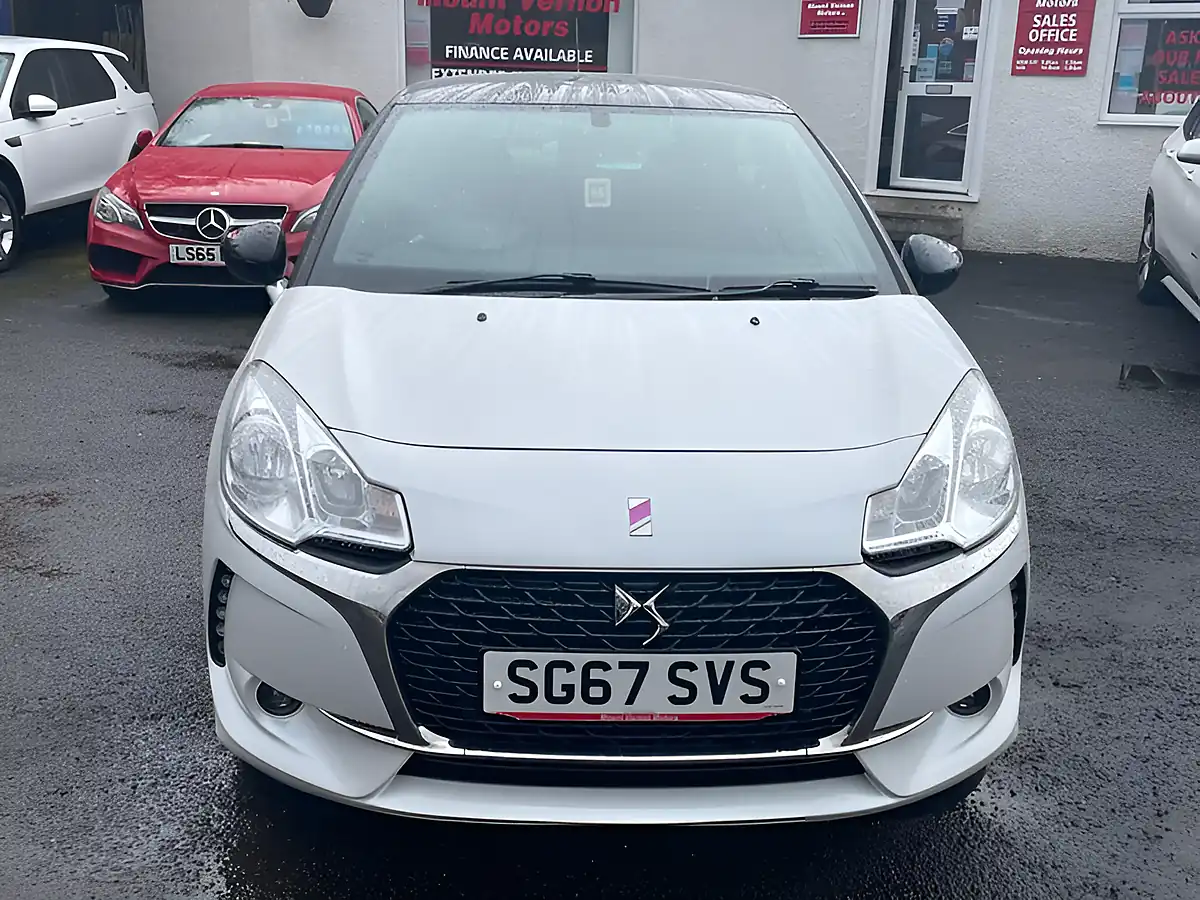 Used 2017 DS DS 3 Performance Line White - Interior and Exterior details 11