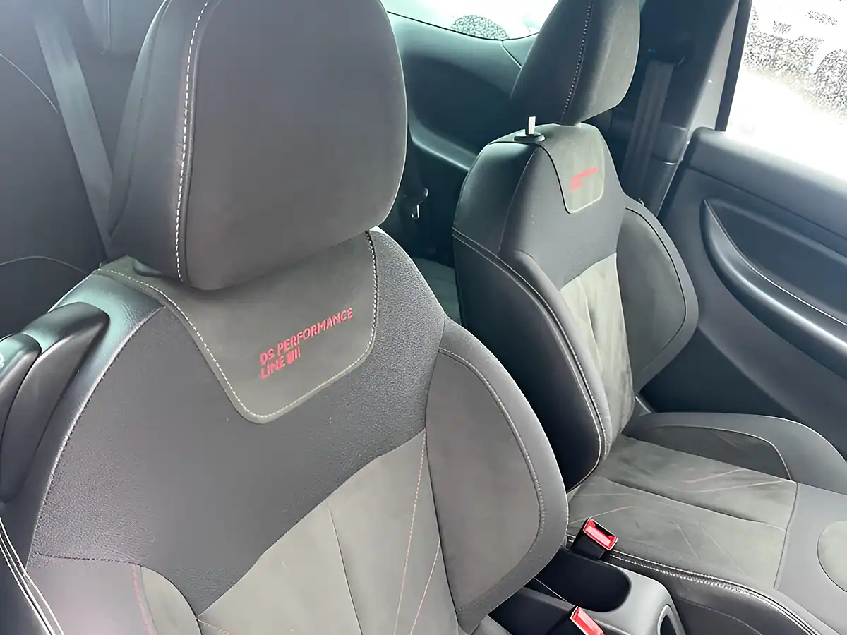 Used 2017 DS DS 3 Performance Line White - Interior and Exterior details 14
