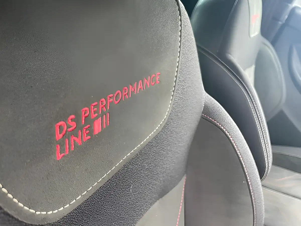 Used 2017 DS DS 3 Performance Line White - Interior and Exterior details 15